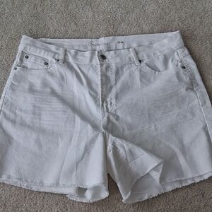 Gem By GEMMA RAE Elegant White Jean Shorts for Women Size 20W